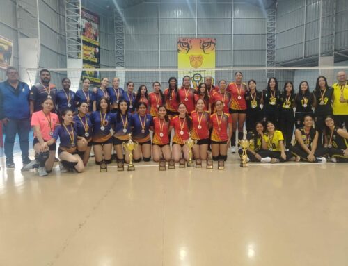 EQUIPOS DE VOLEIBOL DE PICHINCHA EN EL PODIO NACIONAL